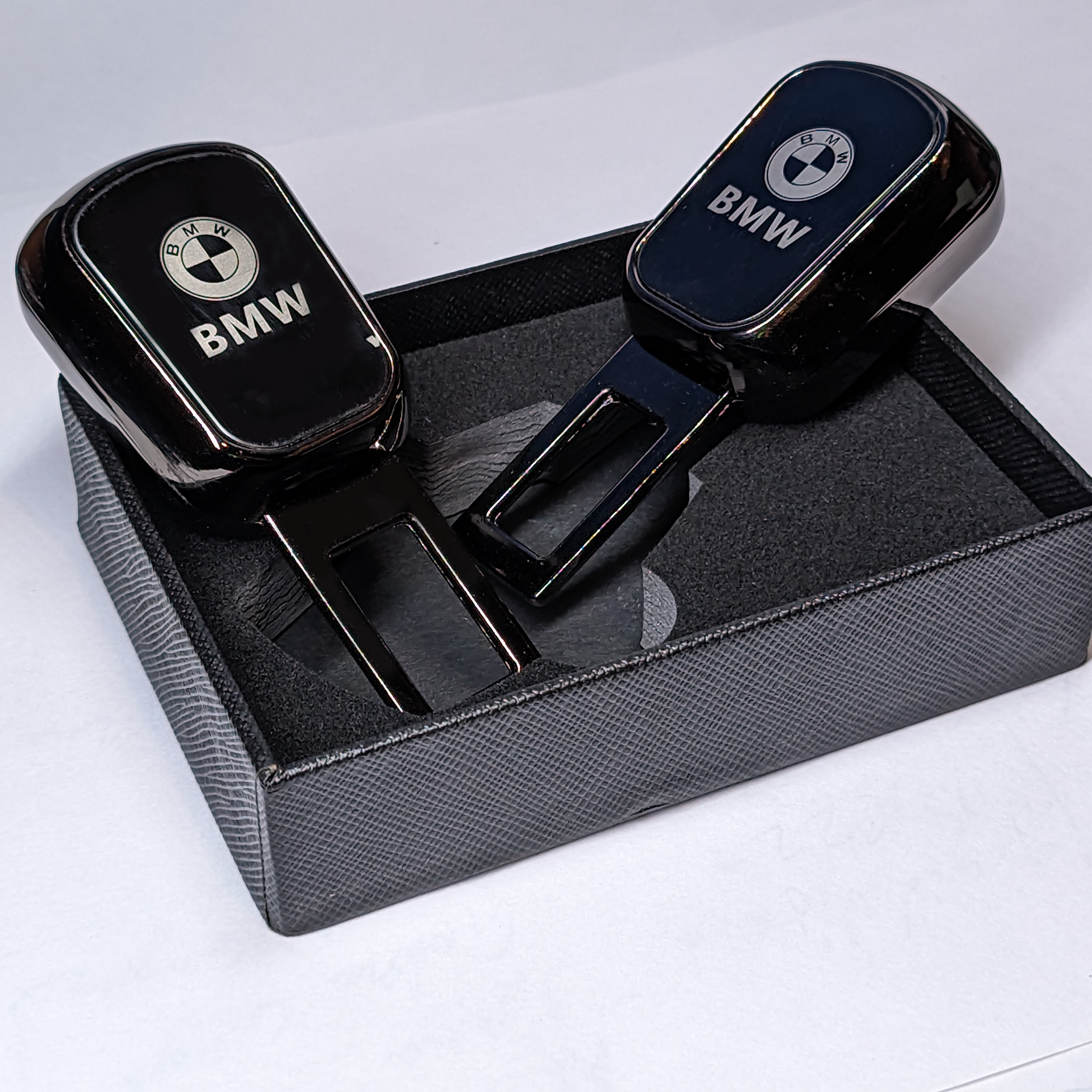 Metal Key Cover for B.M.W X1, X3, X6, X5, 3 Series, 5 Series, 6 Series, 7 Series, GT Series, M, X Series, 3 Button Blade Smart Key (4 Button)