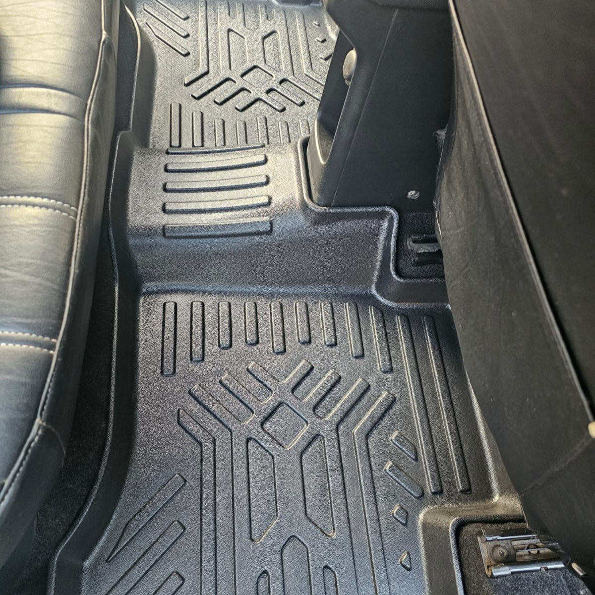GFX Style Uniauto Tru Fit mats for Mahindra XEV9S