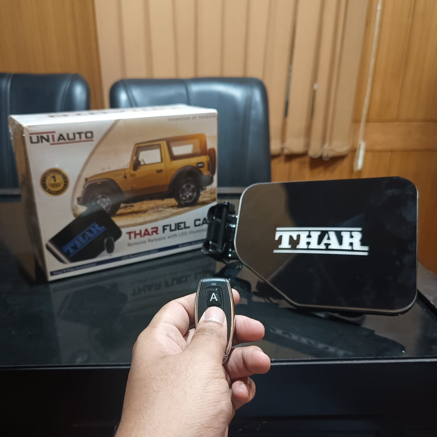 Uniauto Illuminated and Remote-Controlled Fuel cap opener | Wireless Fuel Lid for THAR